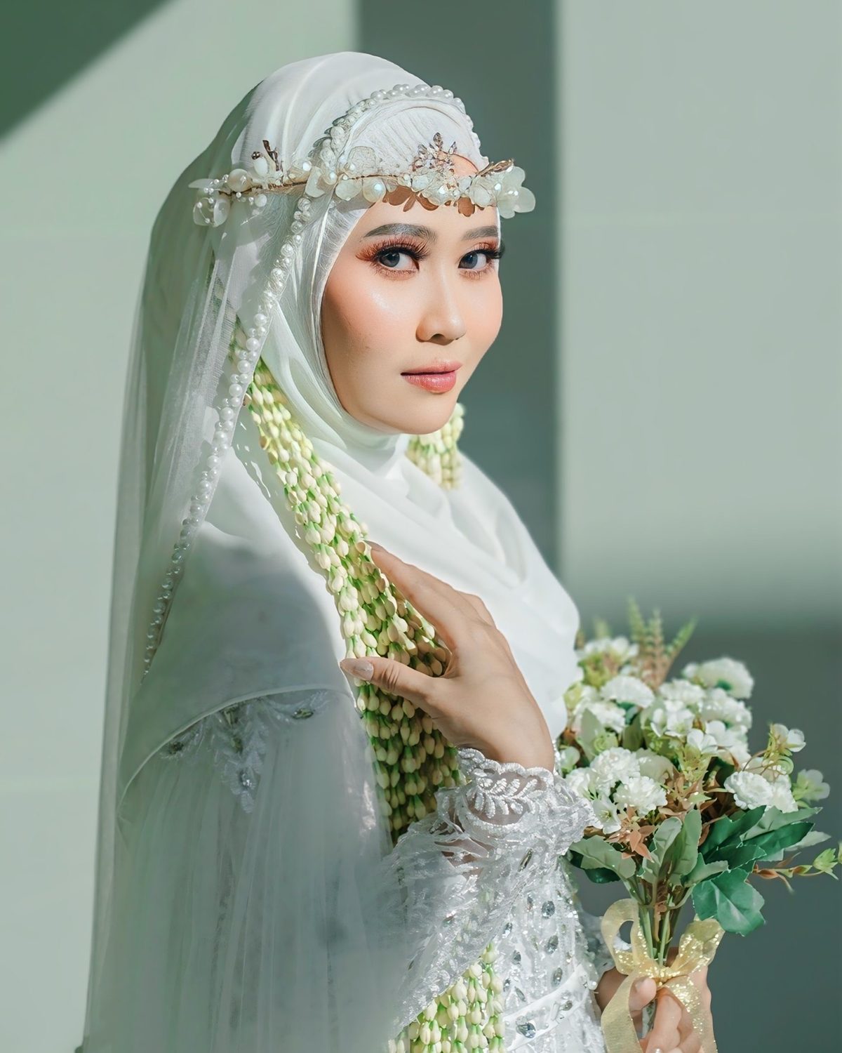 Bridal makeup with a natural finish