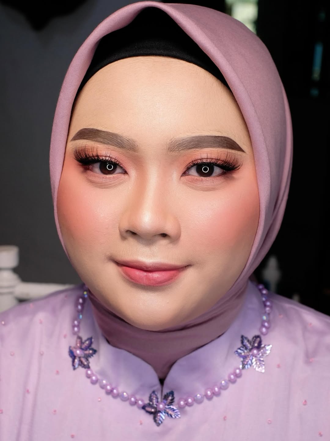 Camera-ready makeup for a photoshoot